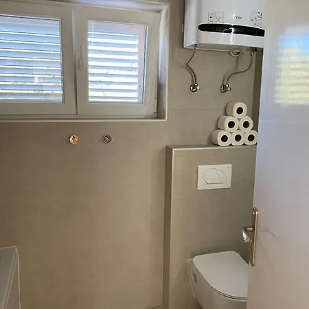 Semesterbostad Desiree Prizba